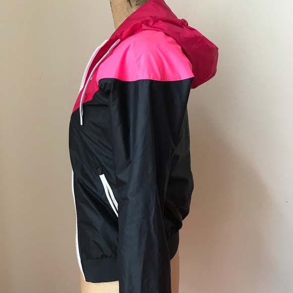 SOLD ⚡️⚡️⚡️NIKE LTD EDITION pink windbreaker - Picture 3 of 5